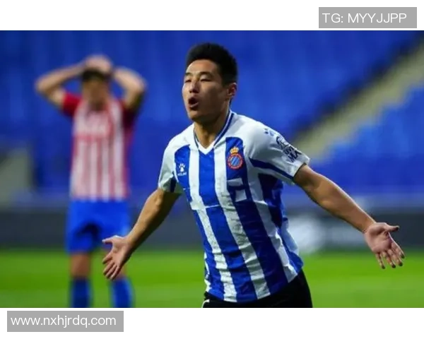 西班牙足球明星风采尽显精彩瞬间的照片集锦与背后的故事